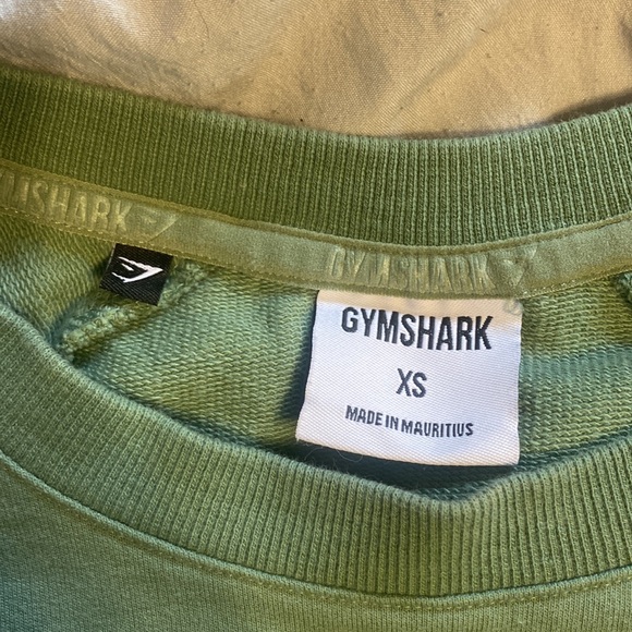 Gymshark - Size XS - Green, cropped long sleeve -great condition-no snags/stains - Picture 2 of 4